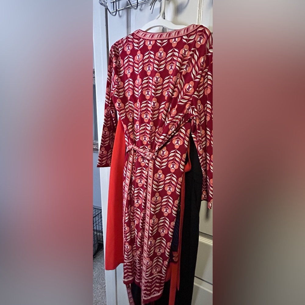 Max Studio Red and Pink Classic Wrap Midi Dress with Elegant Design - Picture 3 of 3